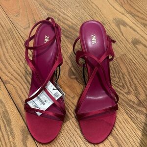 Zara Women's Magenta Strappy Heels